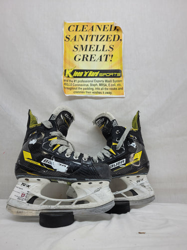 Used Bauer Supreme M4 Size 2.5 D Ice Hockey Skates
