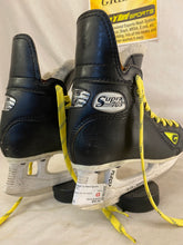 Used Graf supra 705 Size 2.5 D Ice Hockey Skates