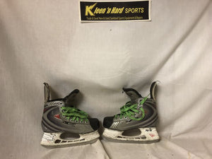 Nike Bauer Used Vapor XXXX Size 2.5 D Ice Hockey Skates