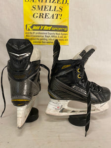 Used Bauer Supreme 160 Size 1 D Ice Hockey Skates