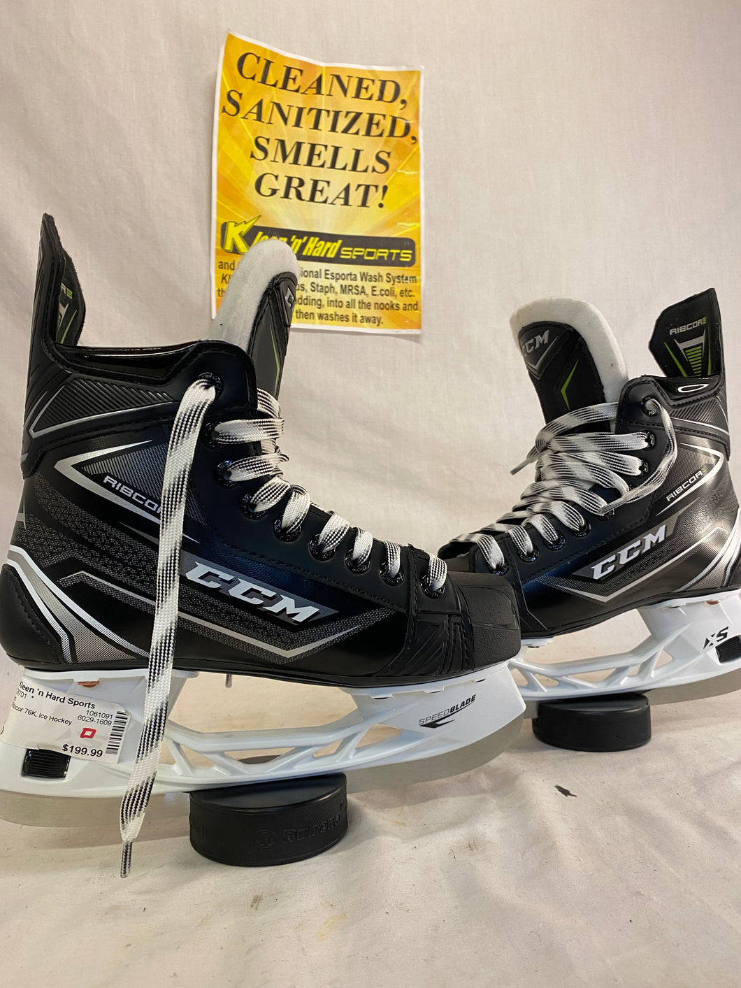 New CCM Ribcor 76K Size 3 D Ice Hockey Skates