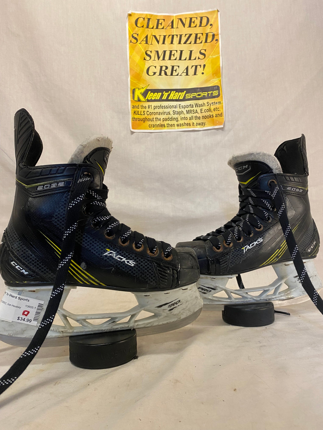 Used CCM Tacks 2052 Size 1 D Ice Hockey Skates